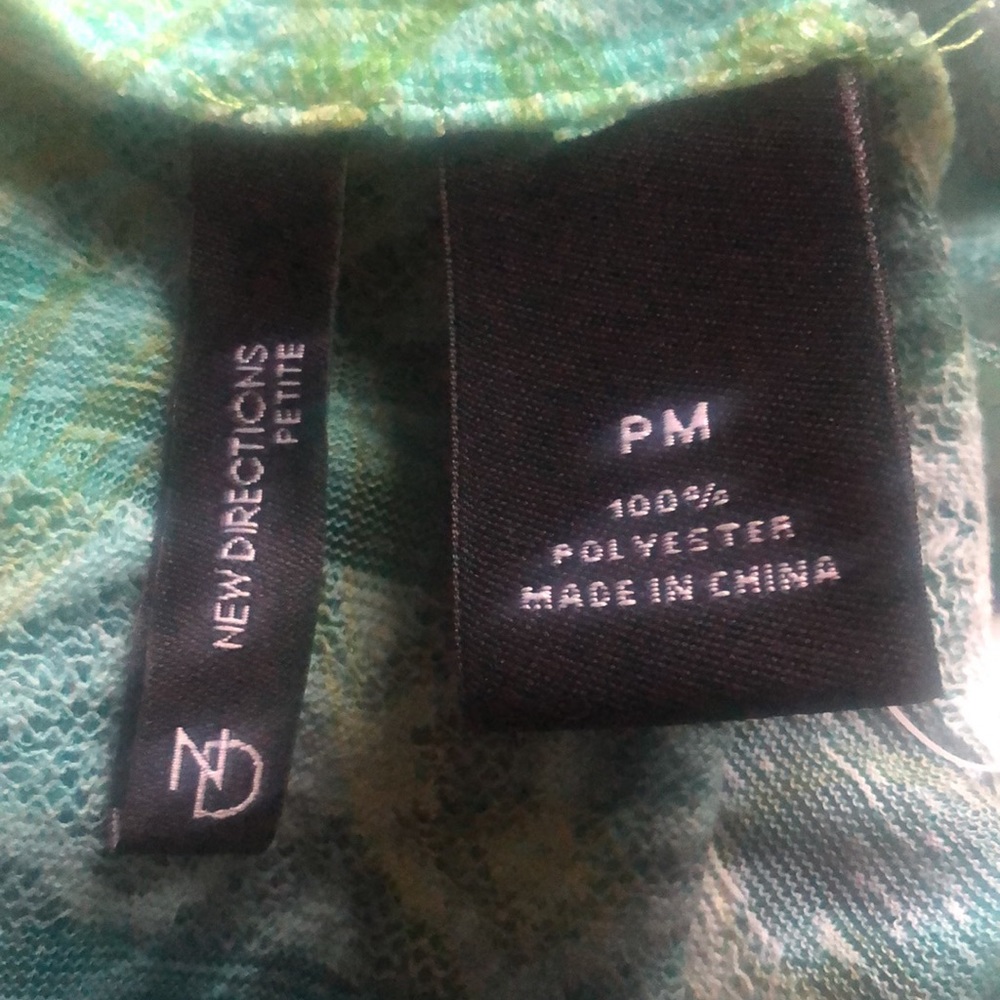 NWT New Directions Petite Top w/ Camisole - Picture 8 of 10